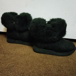 EXCELLENT CONDITION.. Hot Tomato, 8M (toddler), faux fur & black diamond details